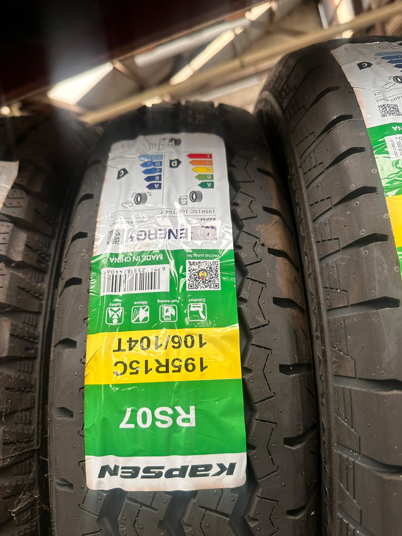 195R15C 106/104T RS07