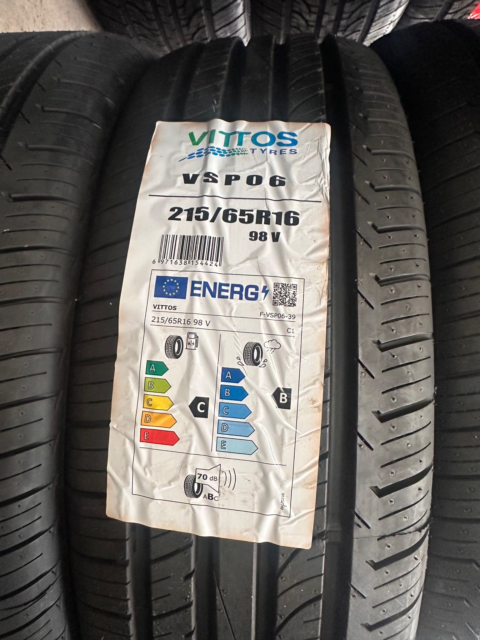 VITTOS 215/65R16 98V VSP06